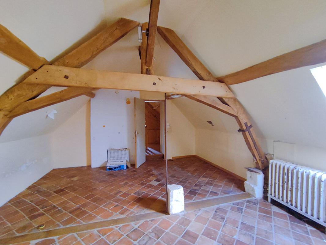 CHAUMUSSAY Longère Chaumussay 5 pièce(s) 109 m2 sur 2 Ha 14