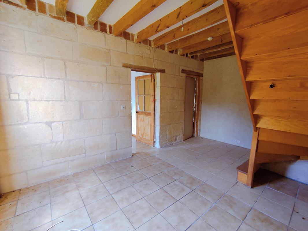 CHAUMUSSAY Longère Chaumussay 5 pièce(s) 109 m2 sur 2 Ha 6