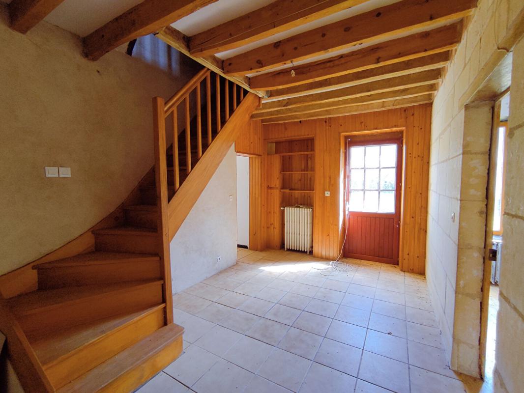CHAUMUSSAY Longère Chaumussay 5 pièce(s) 109 m2 sur 2 Ha 7