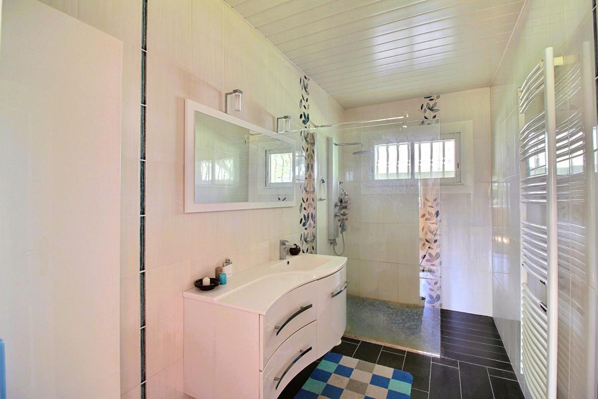 SAINT-LOUBES Maison T5 de plain-pied 145 M², garage 40 M², parcelle 1 250 M² à Saint-Loubès 8