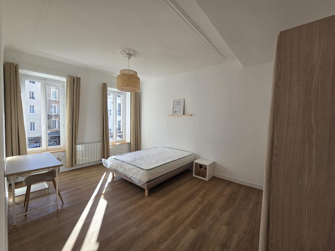 MARSEILLE-6E-ARRONDISSEMENT COLOCATION DE 4 CHAMBRES Cours Lieutaud 13006 6