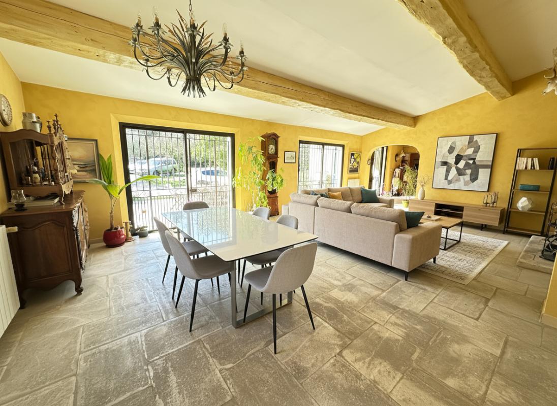 SAINT-CHAMAS Maison de plain pied à Saint Chamas avec piscine 3