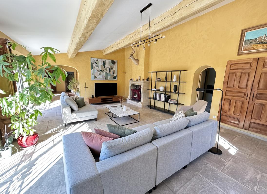 SAINT-CHAMAS Maison de plain pied à Saint Chamas avec piscine 4