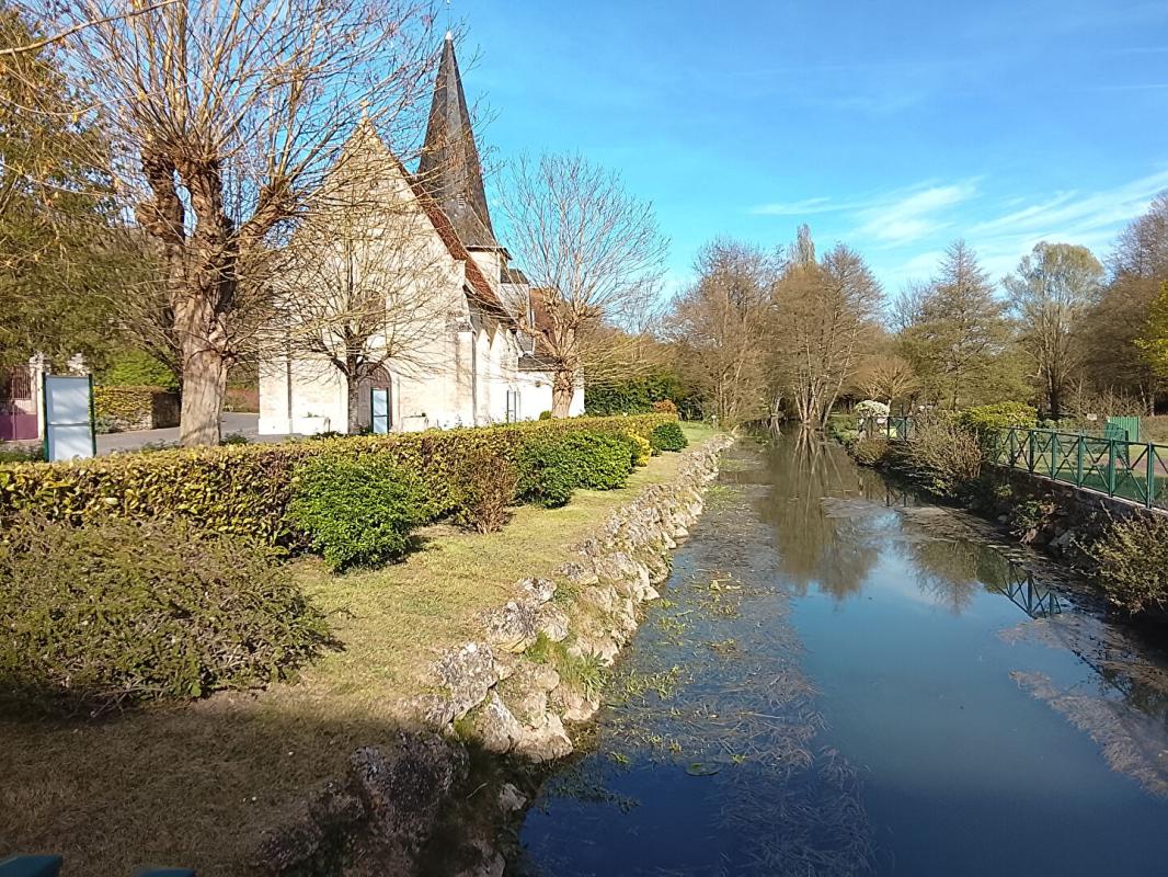 LE PETIT-PRESSIGNY Maison Le  Petit Pressigny 8 pièce(s) 200 m2 1