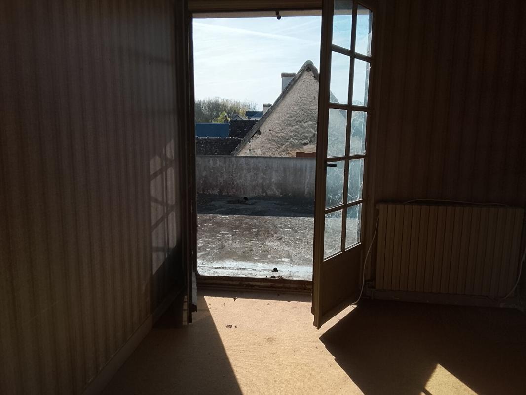 LE PETIT-PRESSIGNY Maison Le  Petit Pressigny 8 pièce(s) 200 m2 13