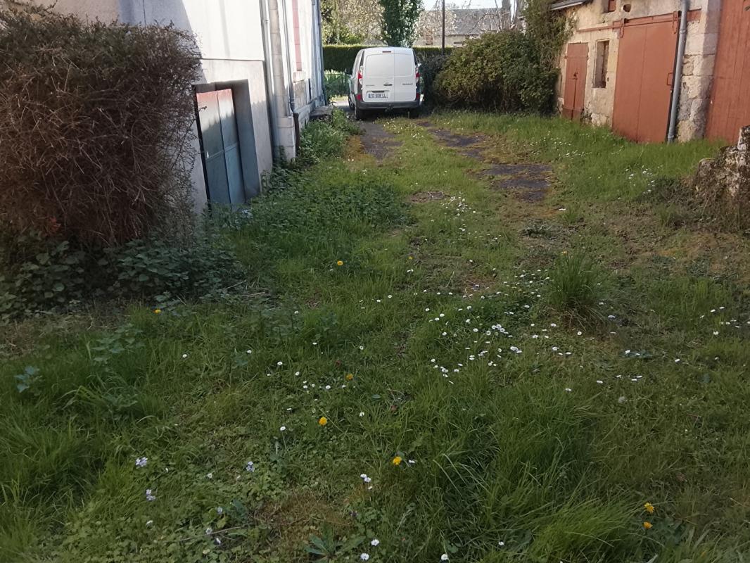 LE PETIT-PRESSIGNY Maison Le  Petit Pressigny 8 pièce(s) 200 m2 18