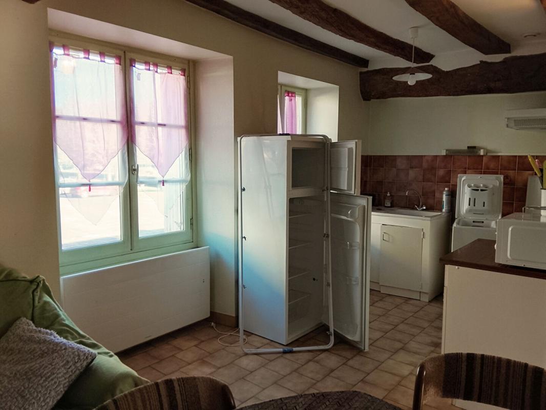 LE PETIT-PRESSIGNY Maison Le  Petit Pressigny 8 pièce(s) 200 m2 4