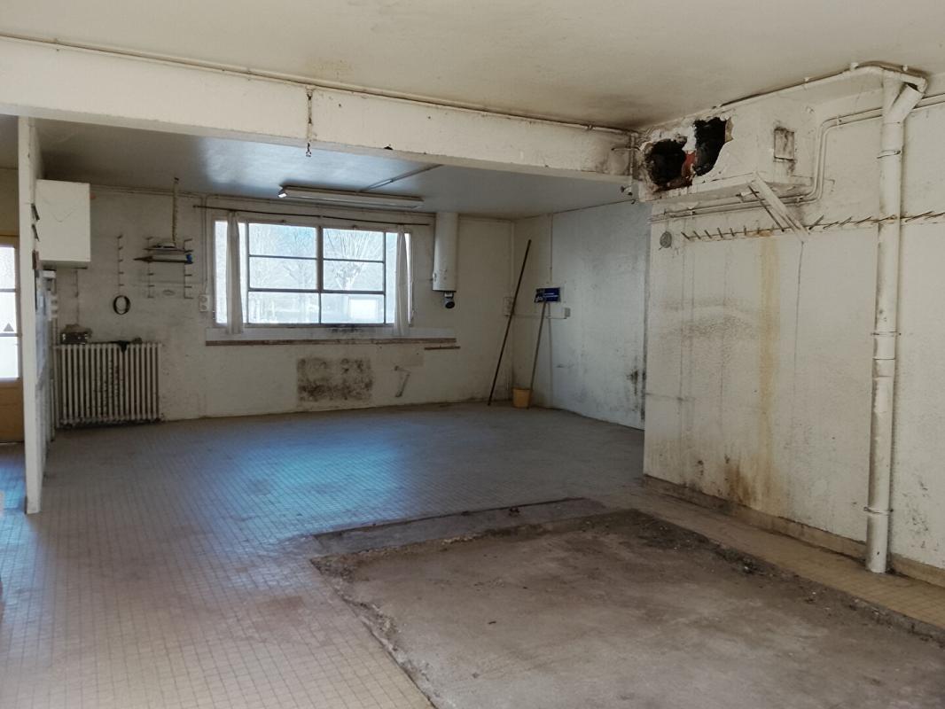 LE PETIT-PRESSIGNY Maison Le  Petit Pressigny 8 pièce(s) 200 m2 9