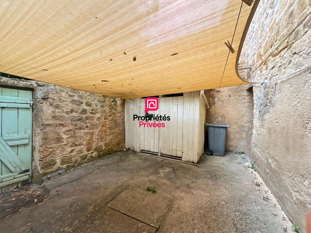 SAINT-MACAIRE Maison mitoyenne avec cour et 2 chambres 9