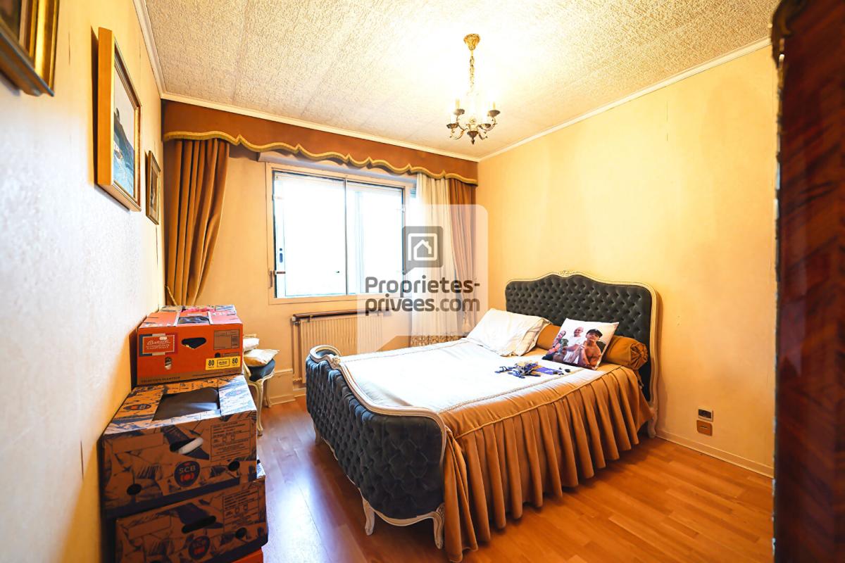 GRENOBLE GRENOBLE LA BRUYERE Grand T5 de 98m2 + Garage & Cave 10