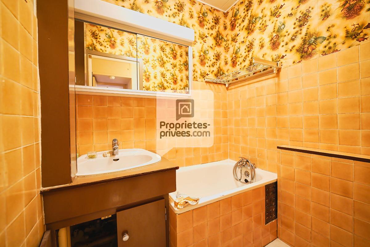 GRENOBLE GRENOBLE LA BRUYERE Grand T5 de 98m2 + Garage & Cave 14