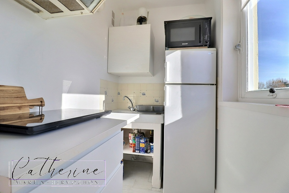 LE POULIGUEN STUDIO au calme, baigné de soleil, dans une résidence sur le port proximité Plage du Nau 7