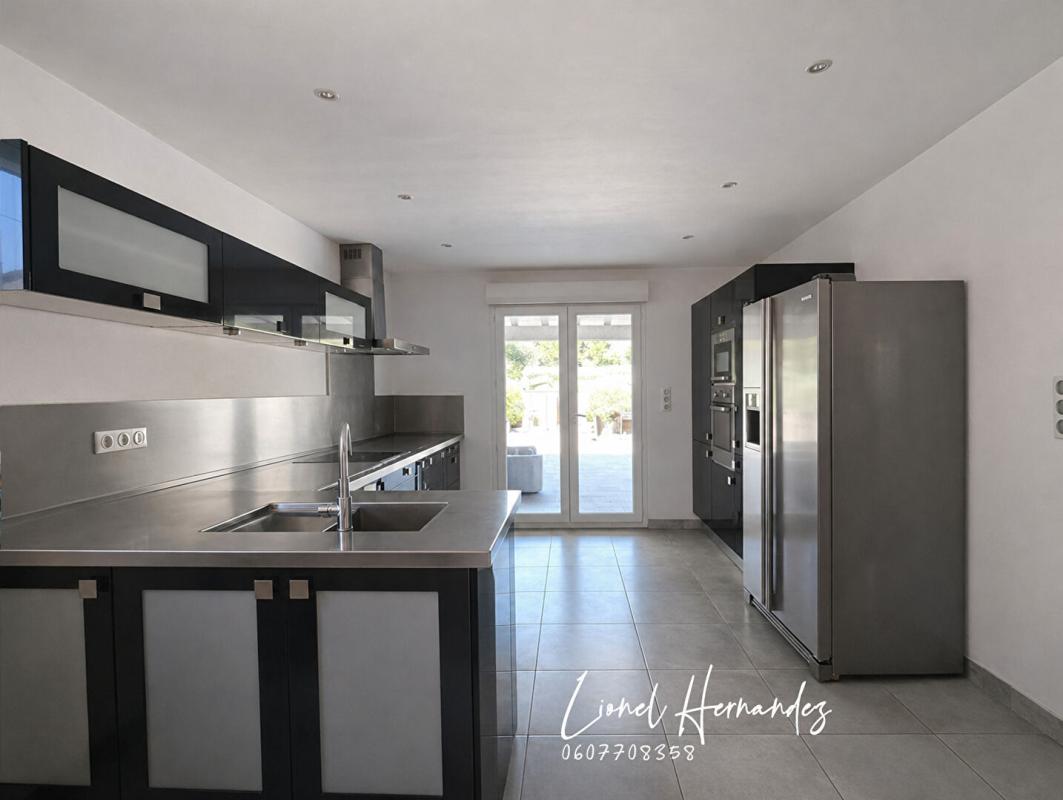 ALES Alès centre : Maison individuelle de 197m² avec 5 chambres et piscine 10