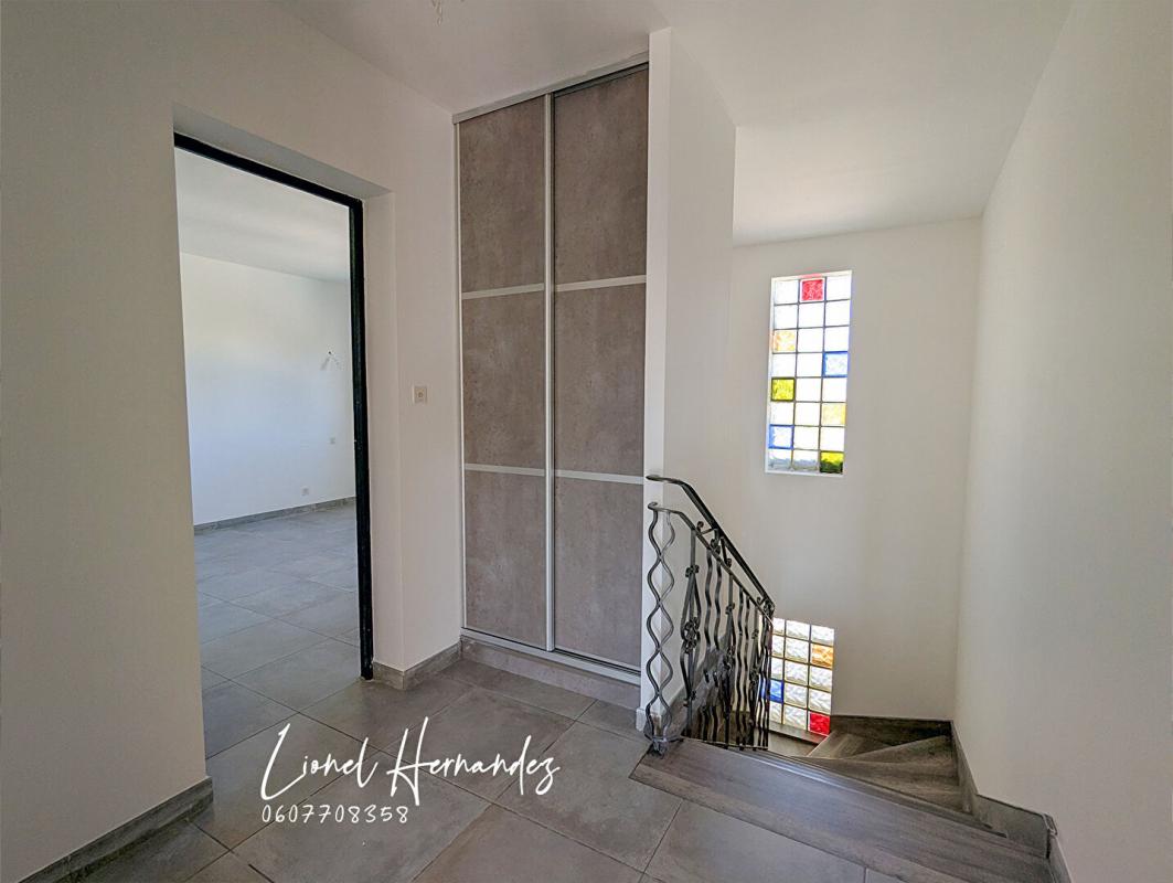 ALES Alès centre : Maison individuelle de 197m² avec 5 chambres et piscine 8