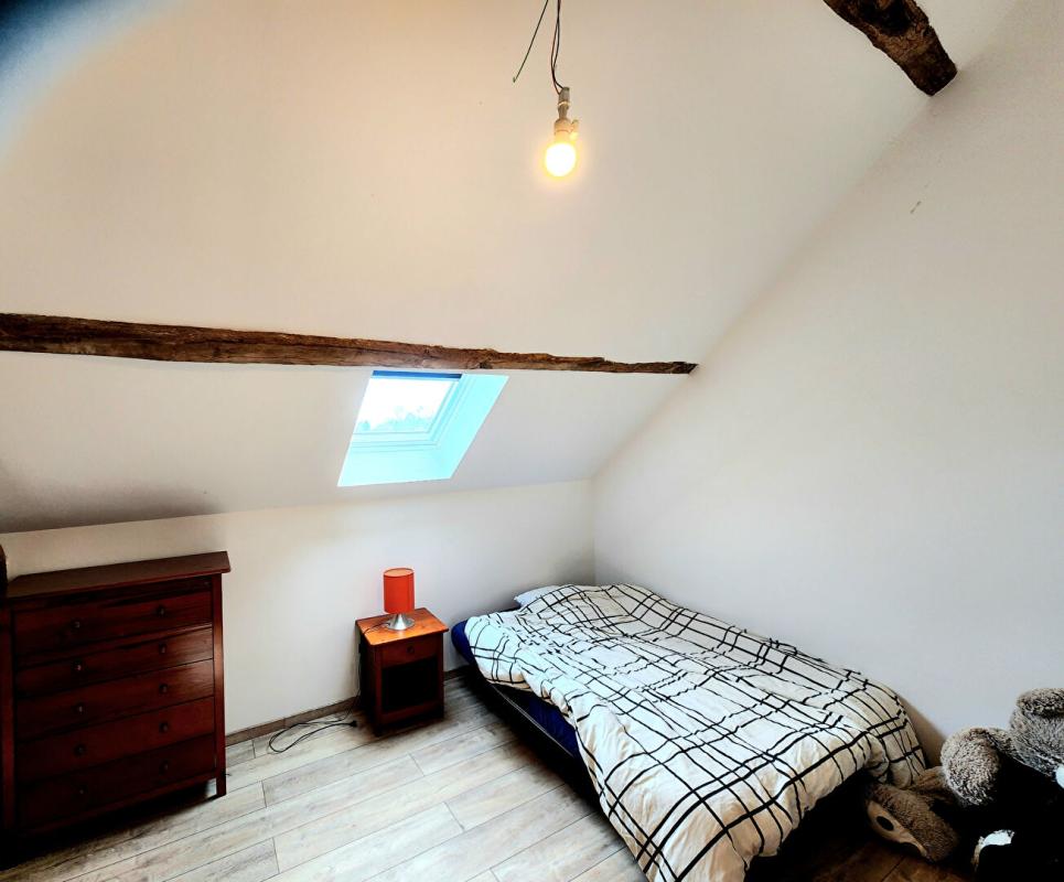 LONGCHAMPS Exclusivité - Longchamps proche Etrépagny - Belle grange restaurée de 124 m2 - 3 chambres - sur 1.145 m2 - Environnement calme - Prix : 206.500 15