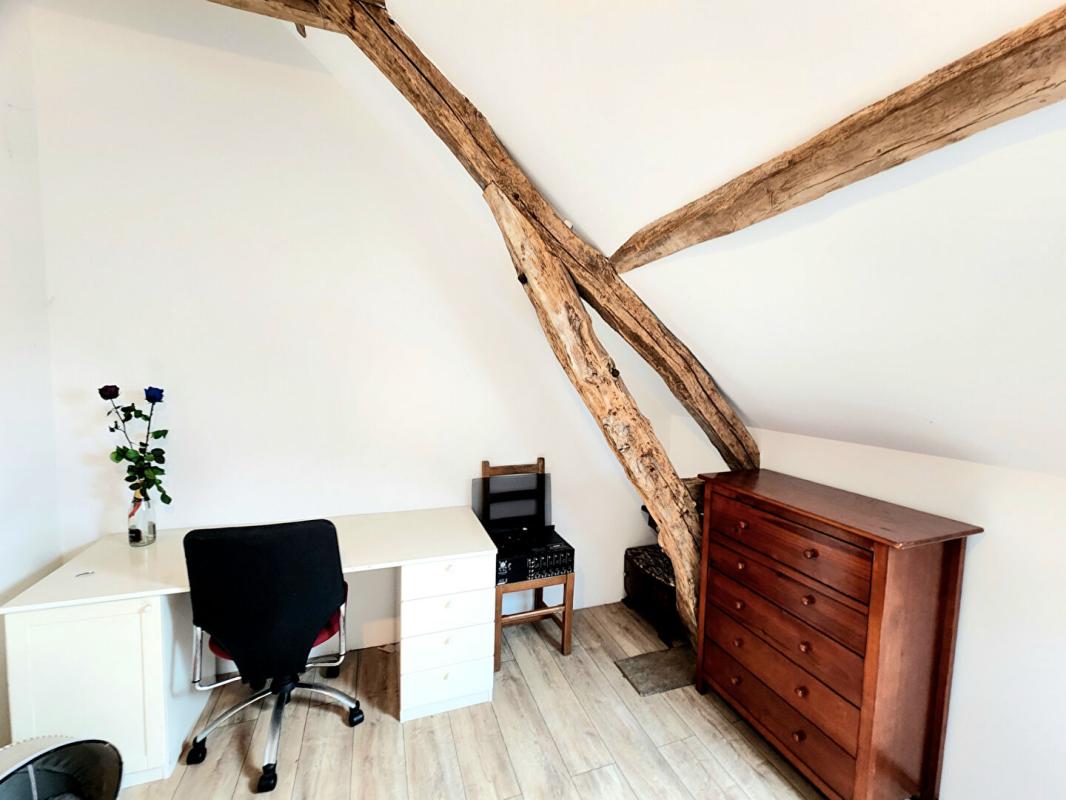 LONGCHAMPS Exclusivité - Longchamps proche Etrépagny - Belle grange restaurée de 124 m2 - 3 chambres - sur 1.145 m2 - Environnement calme - Prix : 206.500 16