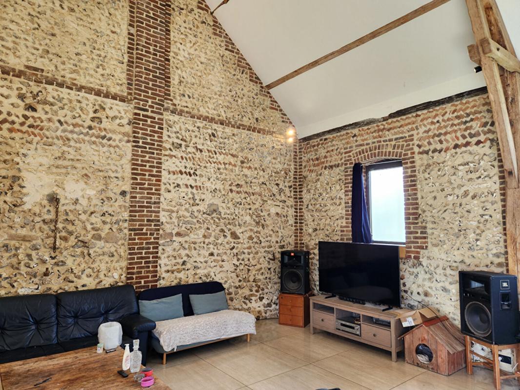 LONGCHAMPS Exclusivité - Longchamps proche Etrépagny - Belle grange restaurée de 124 m2 - 3 chambres - sur 1.145 m2 - Environnement calme - Prix : 206.500 7
