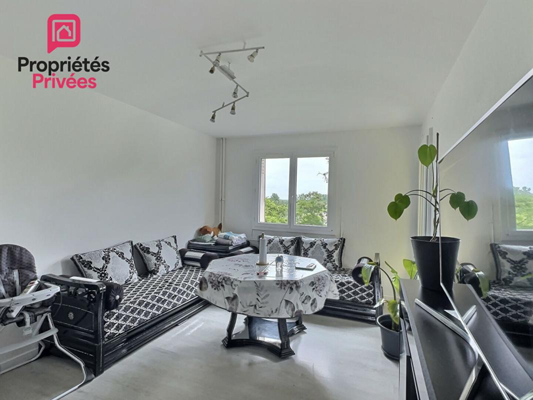 MARMANDE T4 traversant  67 m² - double balcon - vendu loué - rénovation globale énergétique absorbée 1