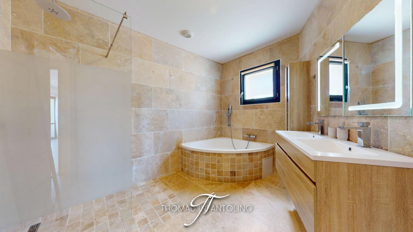 CARCASSONNE PLAIN PIED - VUE PANORAMIQUE - 3 CHAMBRES - SALLE DE BAINS - SALLE D'EAU 7