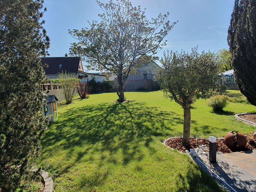 CHATEAUROUX Maison d'habitation 120 m2 + 4 chambres + dépendances + jardin 1