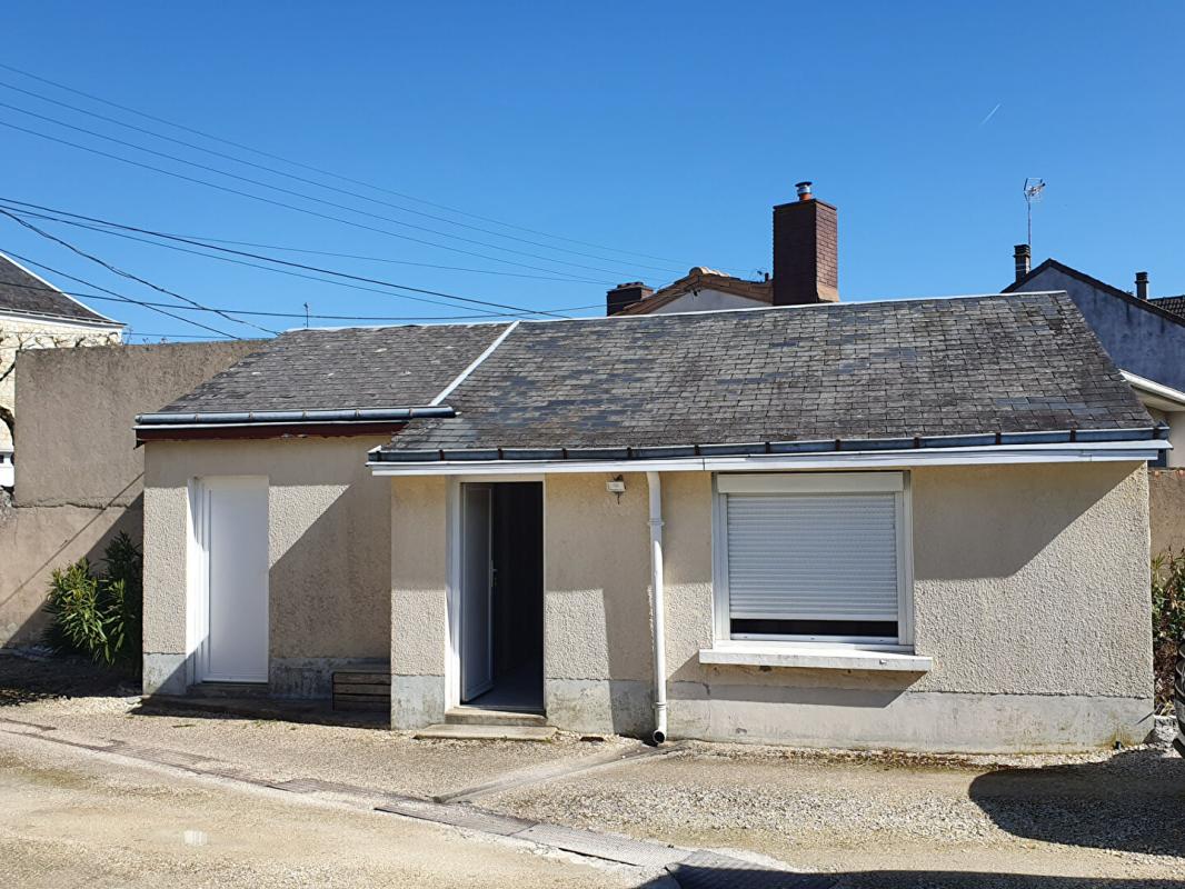 CHATEAUROUX Maison d'habitation 120 m2 + 4 chambres + dépendances + jardin 6