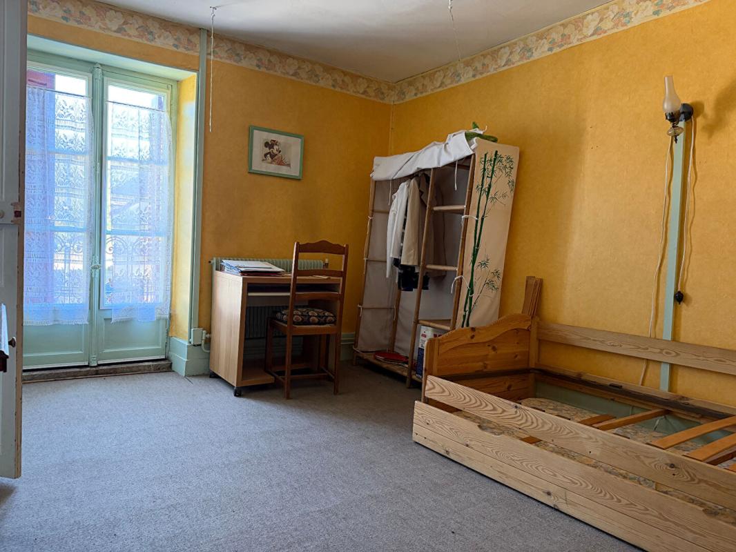 BLAISY-BAS Maison ancienne 6 pièces 127 m² avec courrette de 30 m2 devant 6