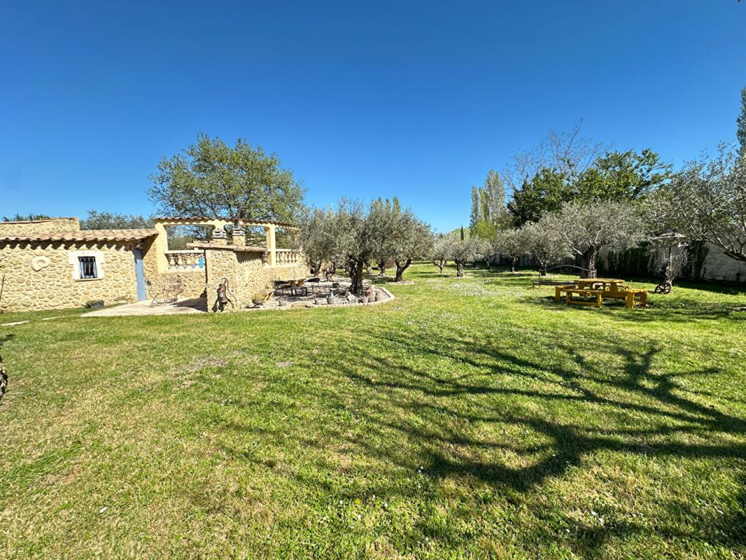 LAURIS Villa Provençale avec Piscine, Calme Absolu et Aucun Vis-à-Vis  Exclusivité Lauris 14