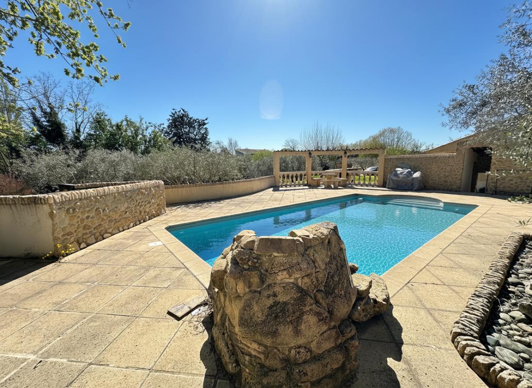 LAURIS Villa Provençale avec Piscine, Calme Absolu et Aucun Vis-à-Vis  Exclusivité Lauris 3