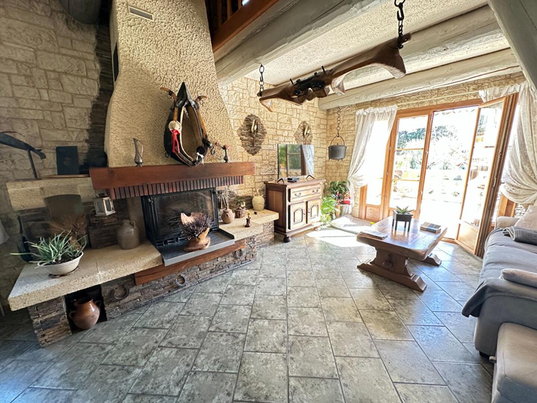 LAURIS Villa Provençale avec Piscine, Calme Absolu et Aucun Vis-à-Vis  Exclusivité Lauris 7