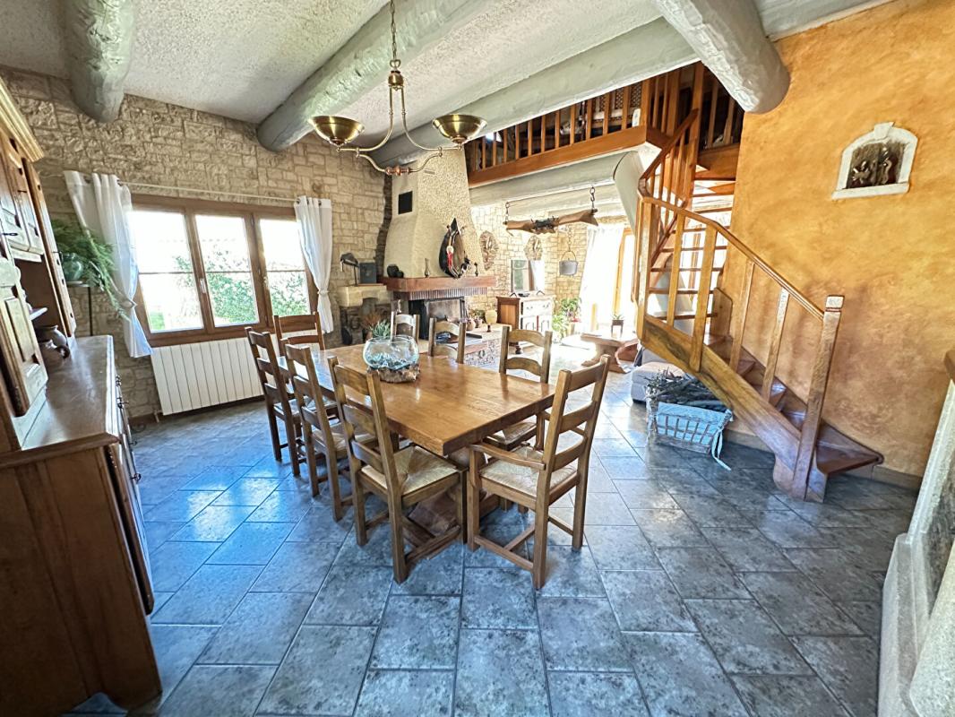 LAURIS Villa Provençale avec Piscine, Calme Absolu et Aucun Vis-à-Vis  Exclusivité Lauris 8