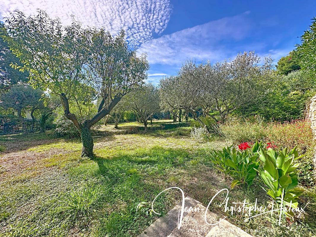 NIMES NIMES 30000 Terrain à Bâtir  viabilisé de 700 m2 1