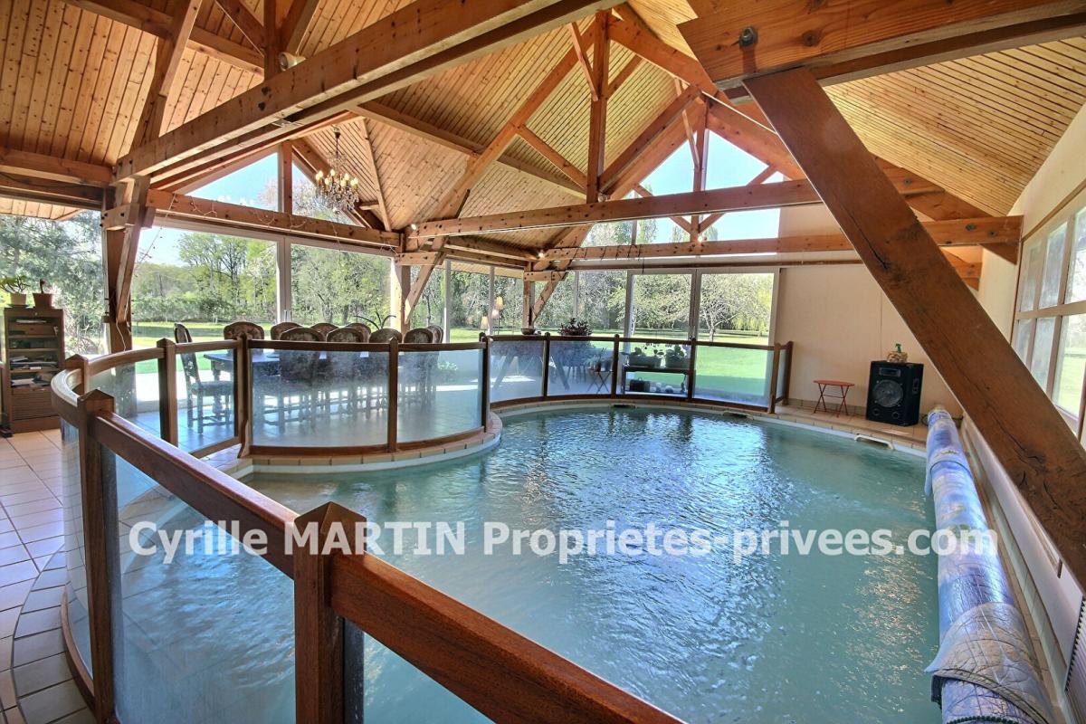 MARCILLY-EN-VILLETTE Propriété d'exception en Sologne ? Longère de 292m² avec piscine intérieure sur 7,8 hectares 6