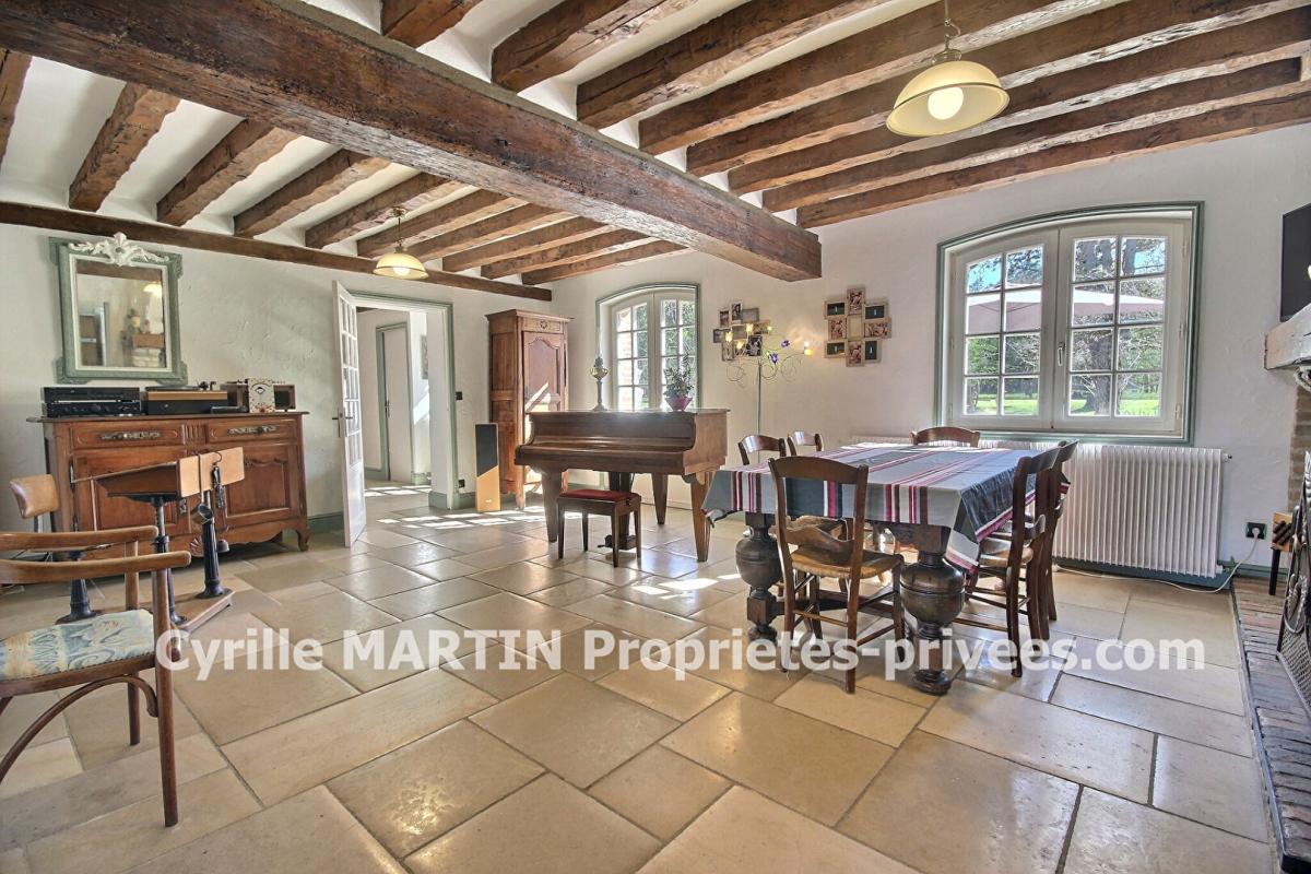MARCILLY-EN-VILLETTE Propriété d'exception en Sologne ? Longère de 292m² avec piscine intérieure sur 7,8 hectares 8