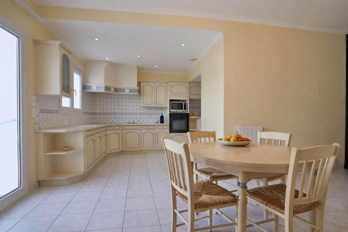 MOUX Maison Moux 8 pièce(s) 182 m2 4