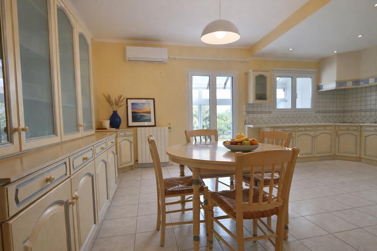 MOUX Maison Moux 8 pièce(s) 182 m2 6