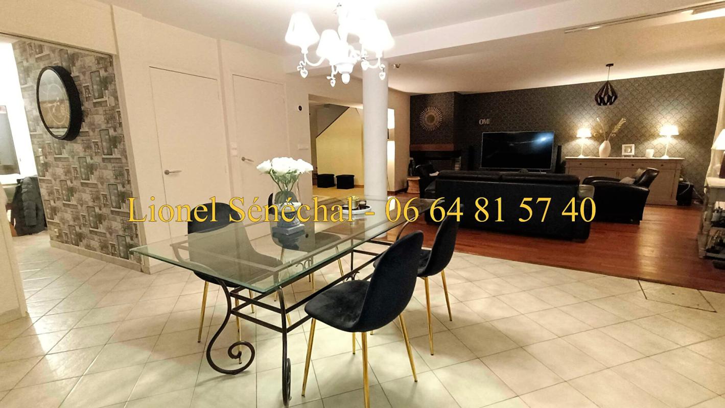 LE MANS Maison de ville 10 pièces de 200 m2 à Le Mans quartier Le Pré / Madeleine 3