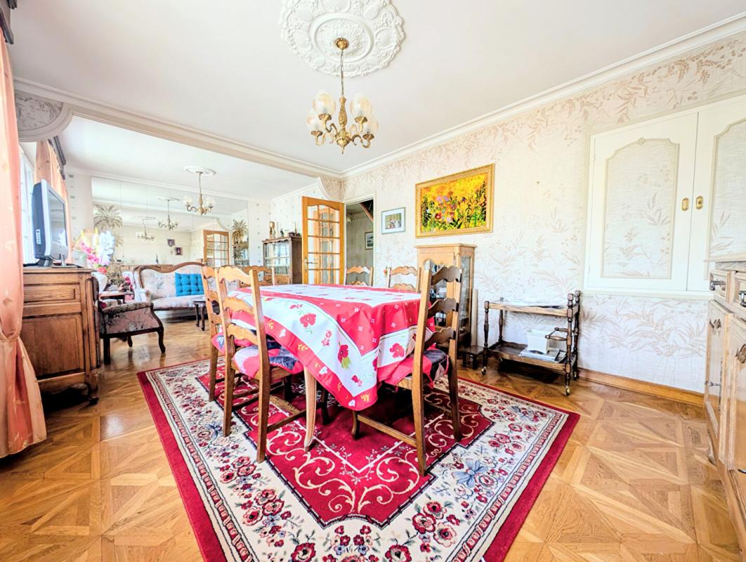 BONCHAMP-LES-LAVAL Maison familiale au calme ? Bonchamp-lès-Laval ? Proche commerces 6