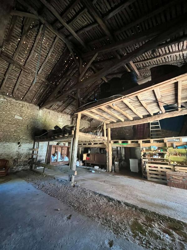 SAINT-FRONT-D'ALEMPS Ferme Saint Front D'Alemps avec terres et dépendances 5