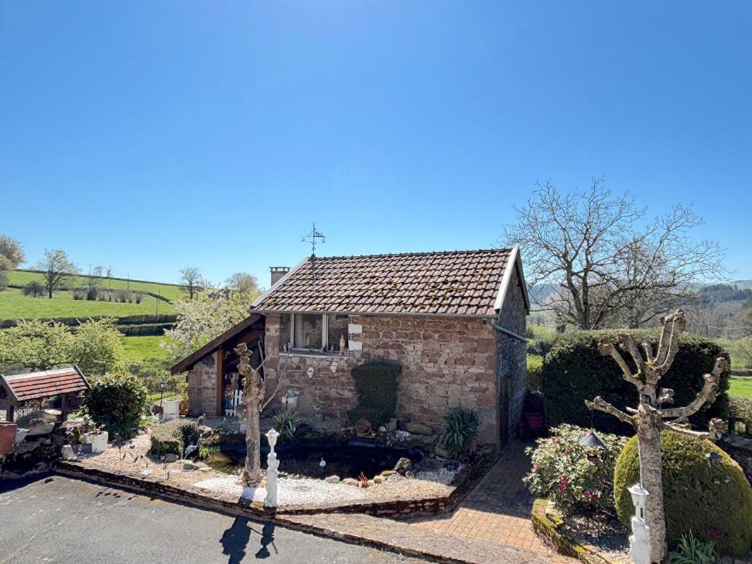 TRIVY Longère au calme sans vis-à-vis avec dépendances et revenus photovoltaïques 4