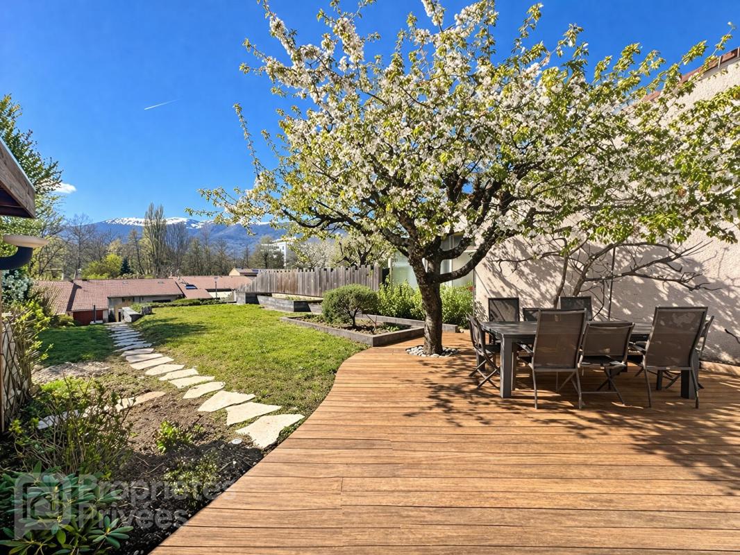 SAINT-GENIS-POUILLY Maison Saint-genis-pouilly 4 pièces 115 m2 1