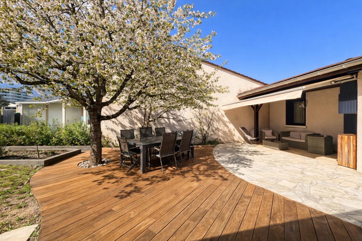 SAINT-GENIS-POUILLY Maison Saint-genis-pouilly 4 pièces 115 m2 2