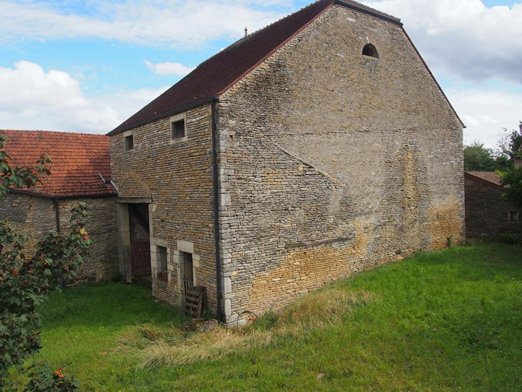 PICHANGES Maison grange Pichanges 7 pièce(s) 220 m2 1