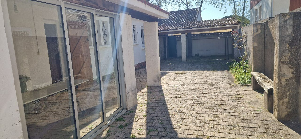 PAULHAN Villa plain pied  avec un beau potentiel 7
