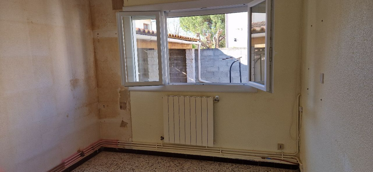 PAULHAN Villa plain pied  avec un beau potentiel 8