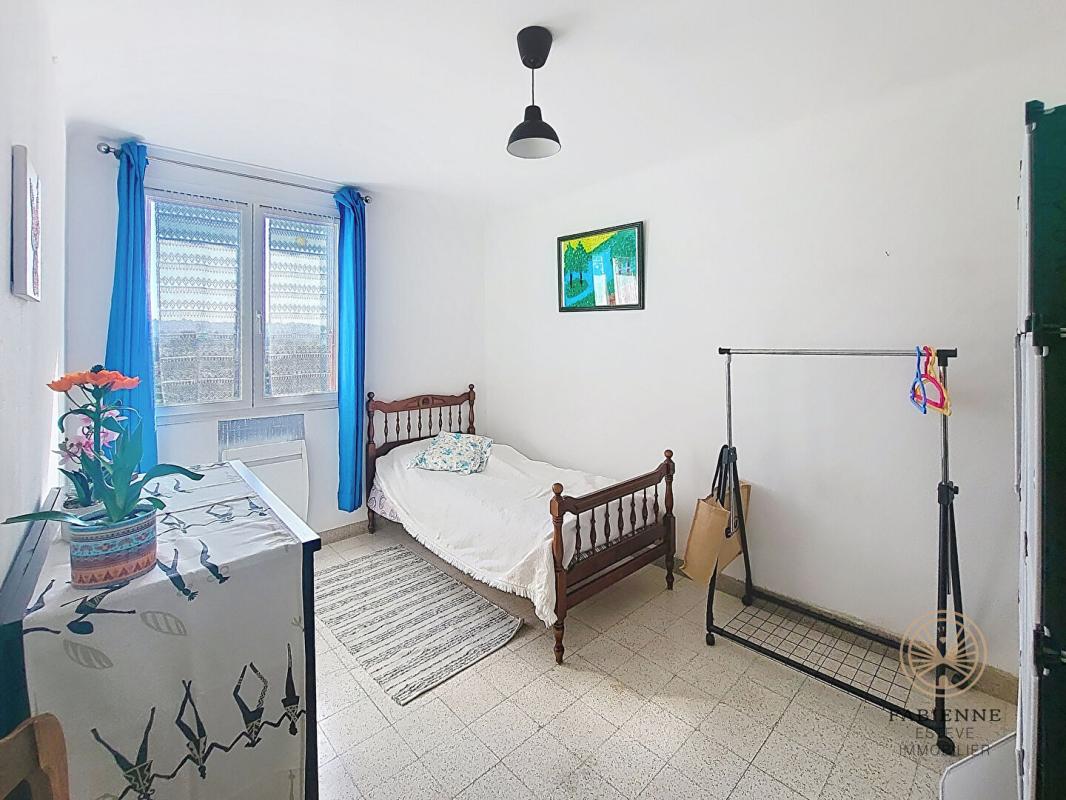 CHATEAURENARD Appartement Châteaurenard 4 pièce(s) 66.32m2 2 chambres cave 6