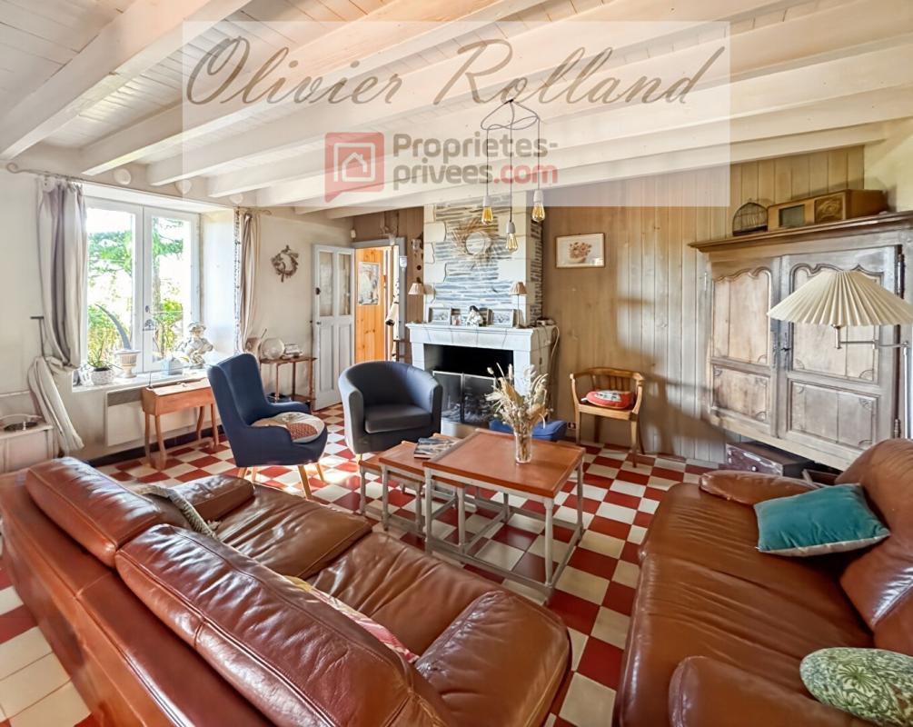 RABLAY-SUR-LAYON Écrin de Verdure et Authenticité : Demeure de Caractère de 212 m² à Rablay sur Layon 6