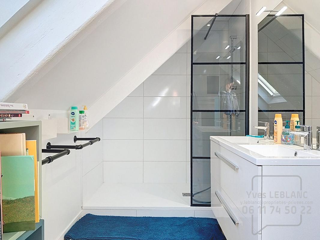 GROIX Maison Groix 6 pièce(s) 133 m2 12