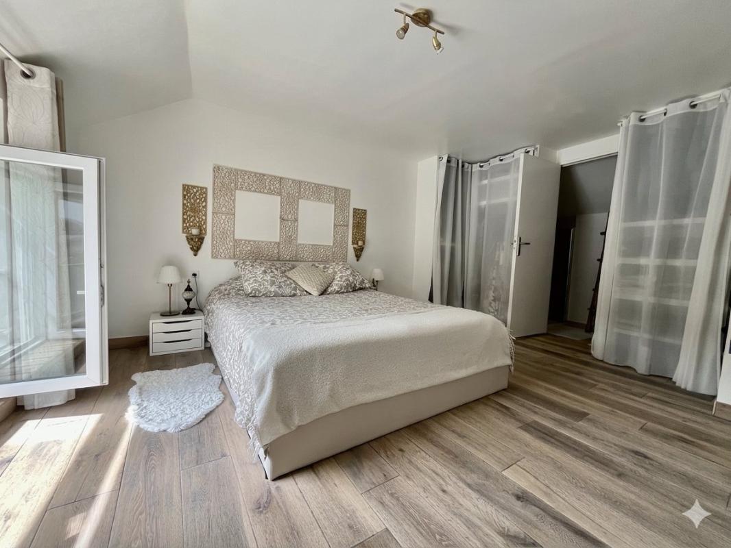 ETAMPES Magnifique maison 5 Chambres + dependances proche ETAMPES 14