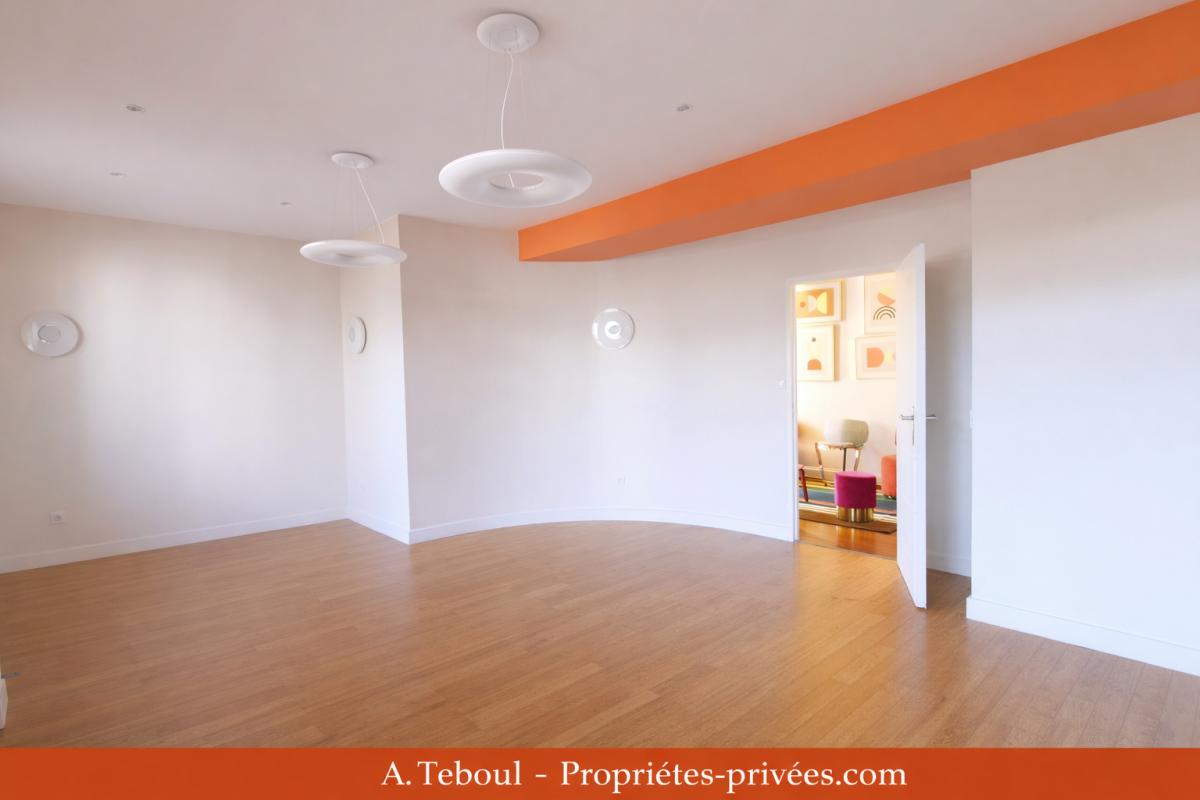 VILLEURBANNE VILLEURBANNE - Gratt'e Ciel Nord - Maison de ville d'environ 180m² habitables - usage mixe possible 6