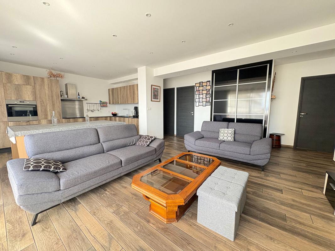 AJACCIO RAVISSANT T3 VUE MER 1